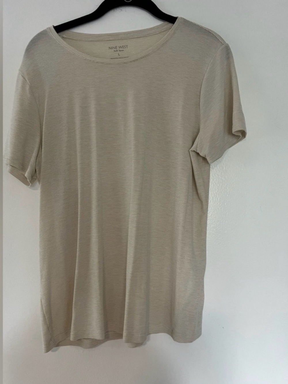 Nine West Cream Lightweight Top Women’s Large Subtle Stripe Short Sleeve Tee